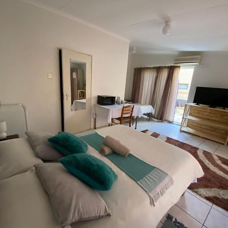 El-Kole Bed And Breakfast Цумеб Екстер'єр фото